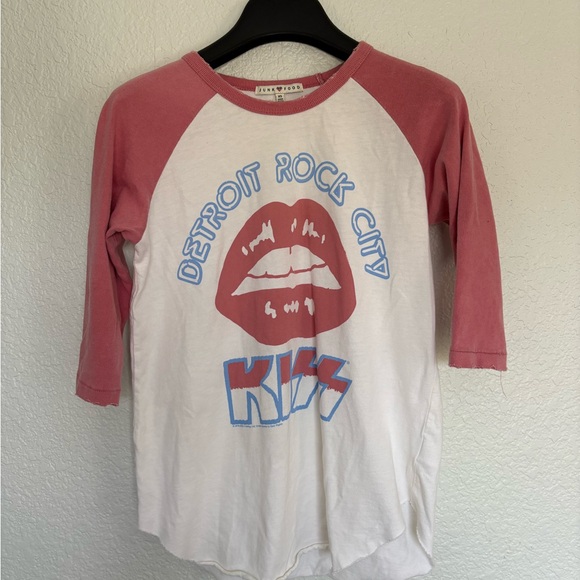 Kiss Long Sleeve Shirt by Junk Food - Pink and White - Picture 4 of 5